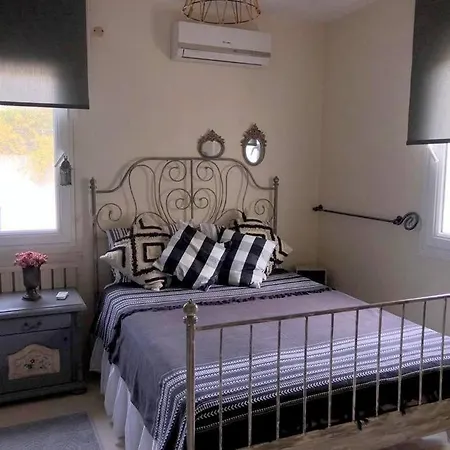 A Unique Villa With Shared Pool And Garden Apartman