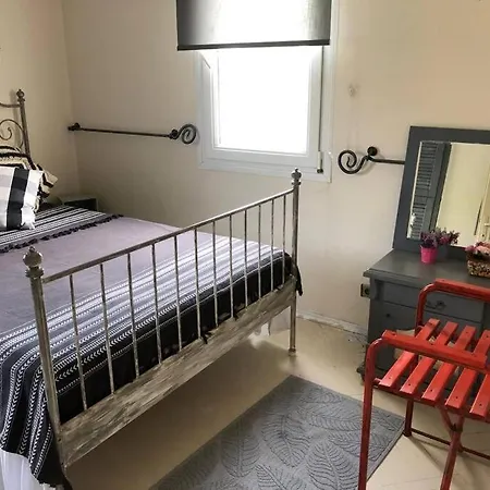 A Unique Villa With Shared Pool And Garden Apartman *