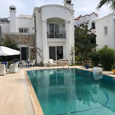 A Unique Villa With Shared Pool And Garden Apartman